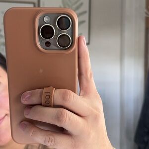 iPhone 15 pro max loopy